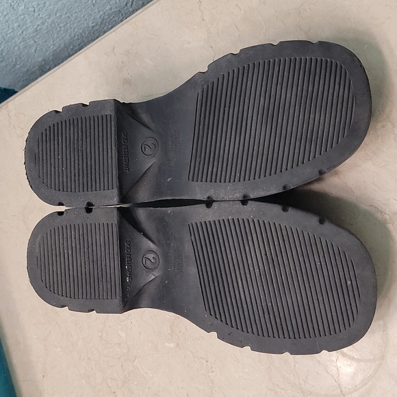 Girl's Dress Shoes with Chunky Heel - Picture 4 of 7